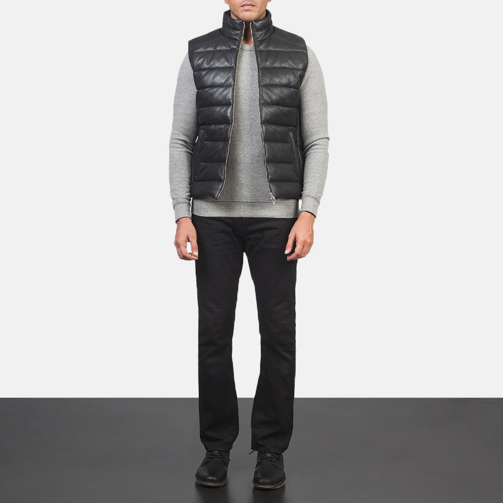 
Reeves Fekete Leather Steppelt mellény Férfi - Oldalnézet az ergonomikus ujjkialakítással