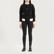 
Sasha A1 Black Suede Bomber Jacket - Oldalnézet az ergonomikus ujjkialakítással