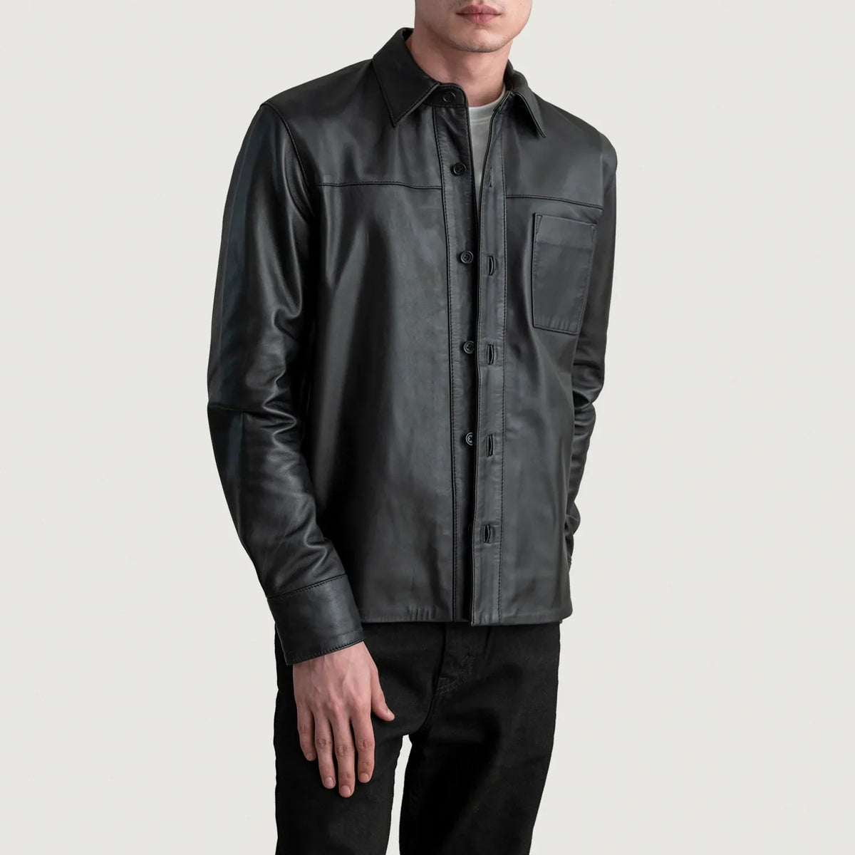 
Scout Fekete Leather Shirt Férfi - Hátulnézet precíz vállilleszkedéssel és tiszta szegéllyel
