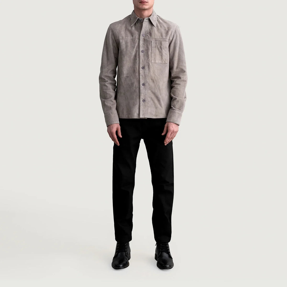 
Közeli részlet of Shirt & Buttons Hardware on Scout Grey Suede Leather Shirt Férfi Férfi