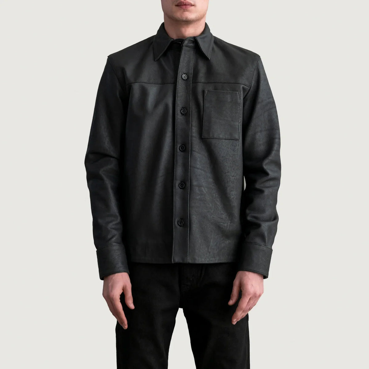 
Scout Tumbled Fekete Leather Shirt Férfi - Oldalnézet az ergonomikus ujjkialakítással