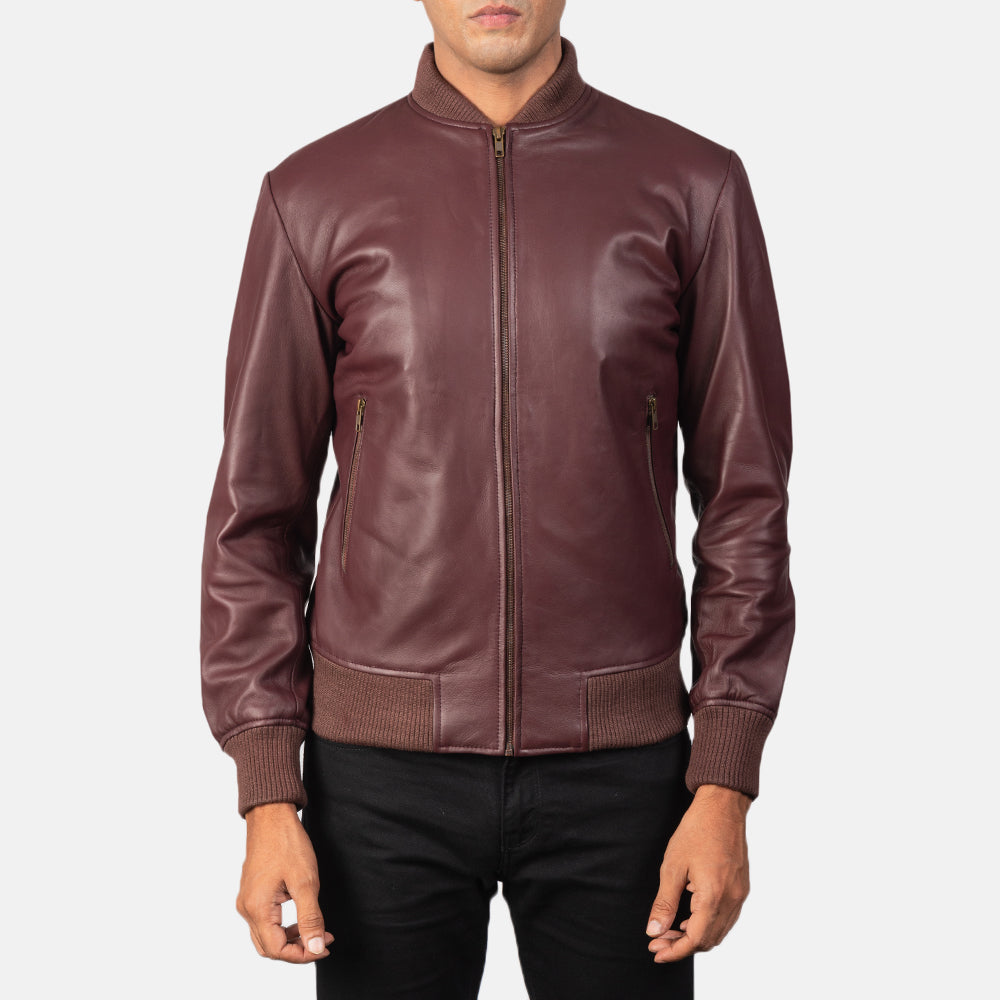 
Közeli részlet of Varsity & Zipper Hardware on Shane Gesztenyebarna Bőr Bomber Dzseki Férfi