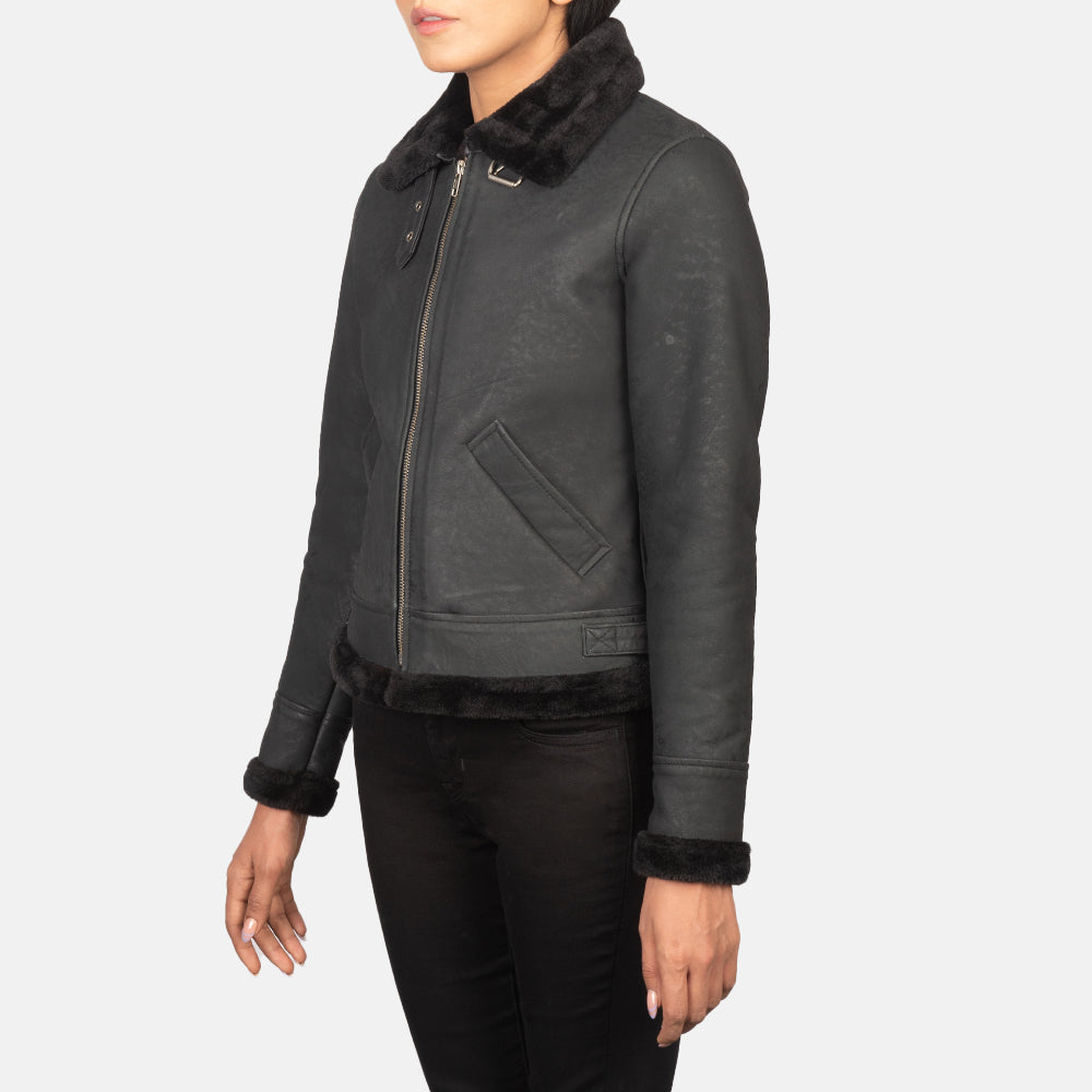 
Distressed Black Sheepskin Snuffed Bomber Jacket - Hátulnézet precíz vállilleszkedéssel és tiszta szegéllyel