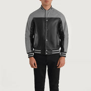 
Közeli részlet of Varsity & Snap Buttons Hardware on Terrance Black & Red Leather Varsity Jacket