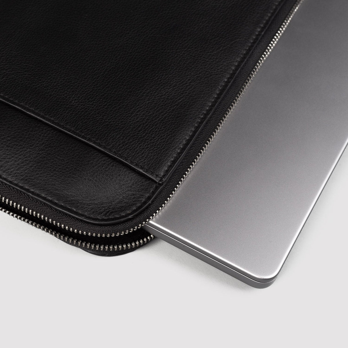 
The Baxter Leather Laptop Sleeve Női Női – alternate product view 4