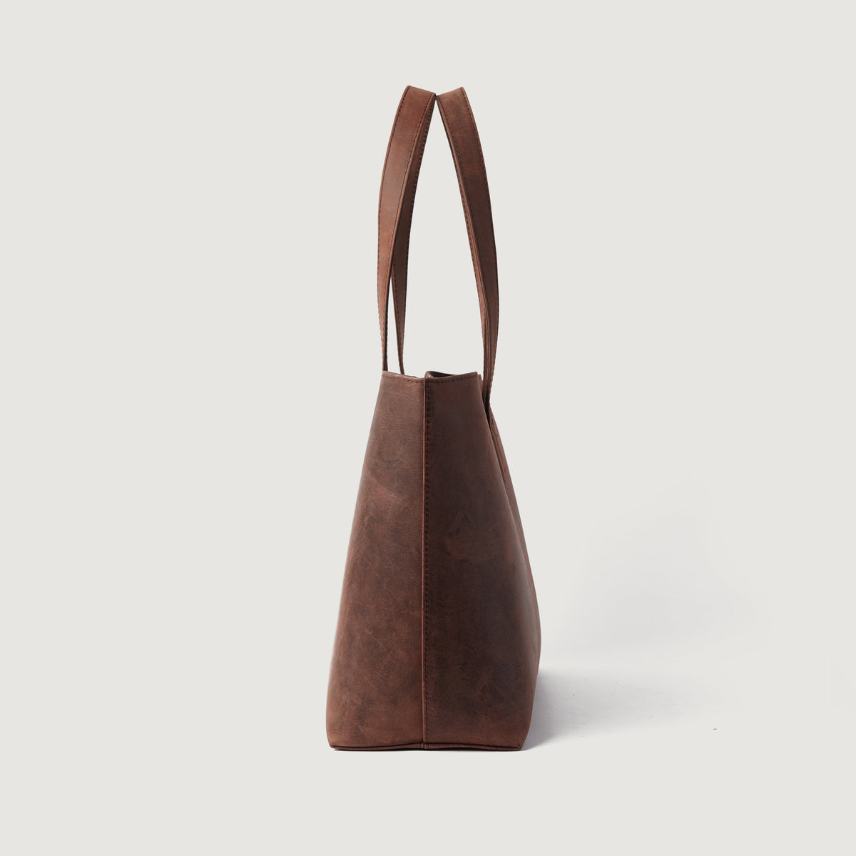 
Belső bélés nézet Showing Dedicated Padded Laptop Sleeve & Multi-Compartment Organization