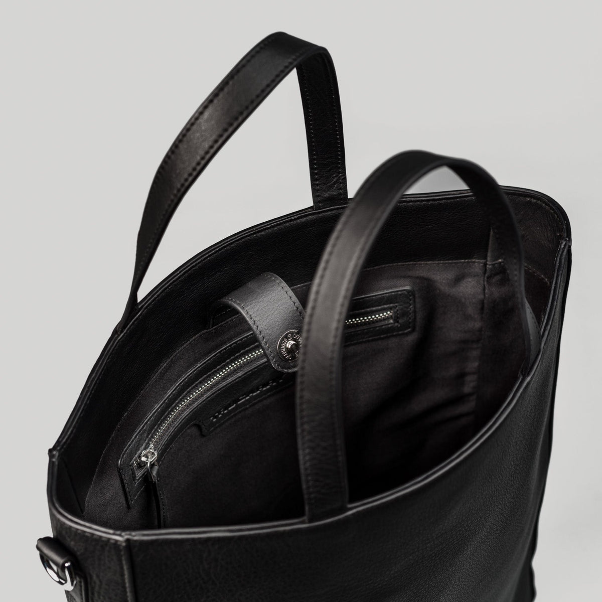 
The Poet Bőr tote bevásárlótáska – alternate product view 7