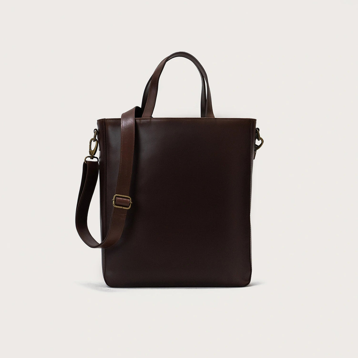 
The Poet Vintage Brown Leather Tote Bag For Men & Women in Vintage Brown Full-Grain Leather - Full Exterior Elölnézet & testre szabott sziluett | Online vásárlás