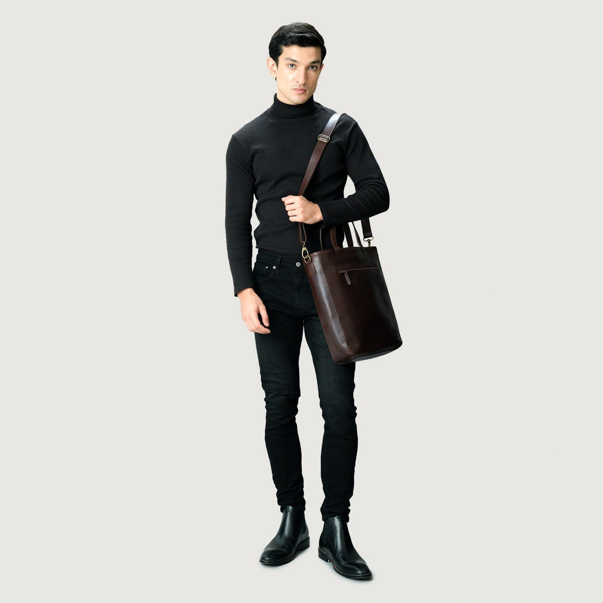 
Belső bélés nézet Showing Dedicated Padded Laptop Sleeve & Multi-Compartment Organization