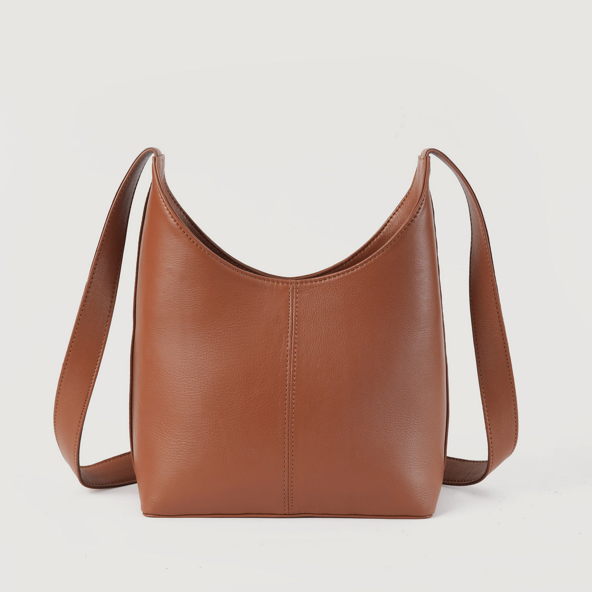
Közeli részlet of Classic Collar & Heavy-Duty Zipper Hardware on The Stefani Brown Leather Hobo Bag For Women