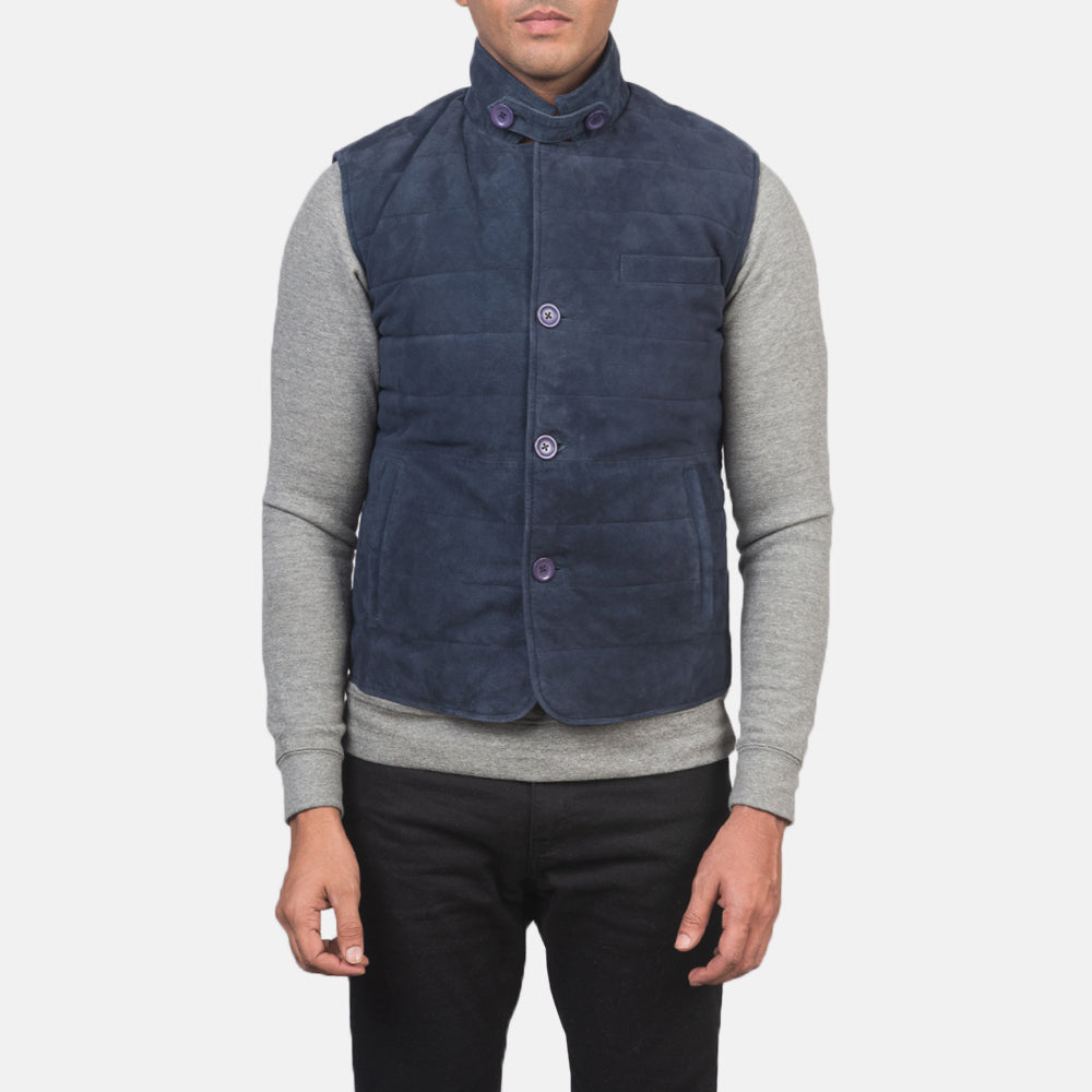 
Közeli részlet of Notch with removable throat latch & Button Hardware on Tony Kék Suede Vest Férfi