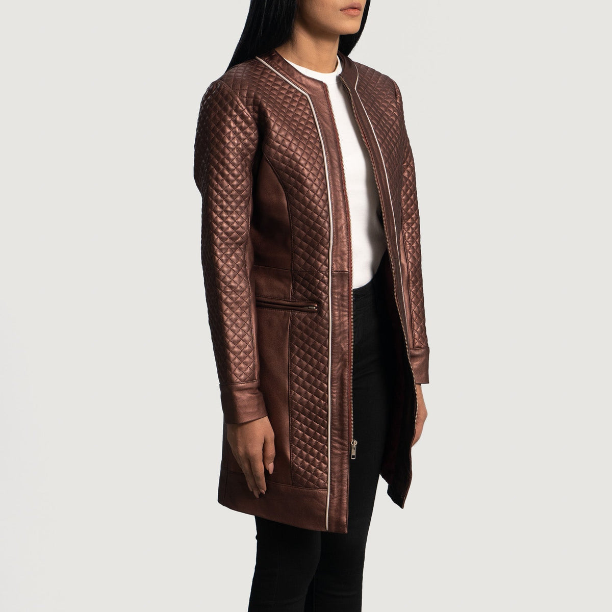 
Maroon Sheepskin leather Coat - Hátulnézet precíz vállilleszkedéssel és tiszta szegéllyel