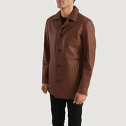 
Brown Cowhide leather Coat - Hátulnézet precíz vállilleszkedéssel és tiszta szegéllyel